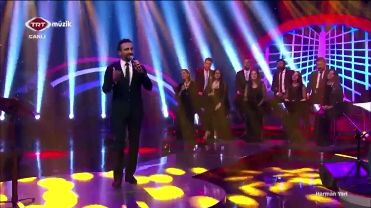 TRT Müzik’ten: 'Cuma namazı' gitti yerine 'Millet Bahçesi' geldi