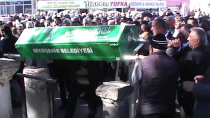 Su dolu kovada boğulan 1 yaşındaki bebek defnedildi