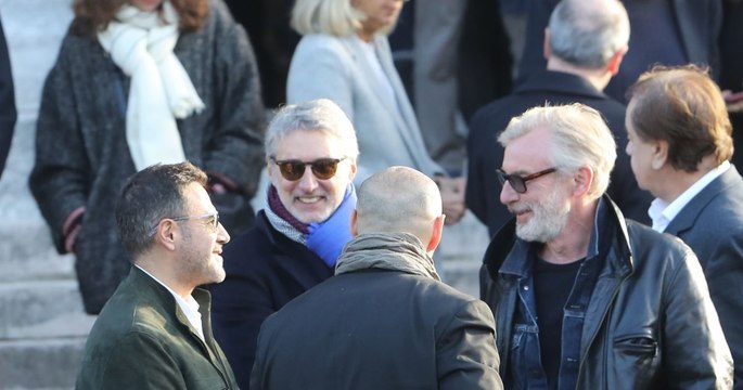 Obsèques de Gildas : De Caunes piège Garcia - ZAPPING ACTU DU 06/11/2018