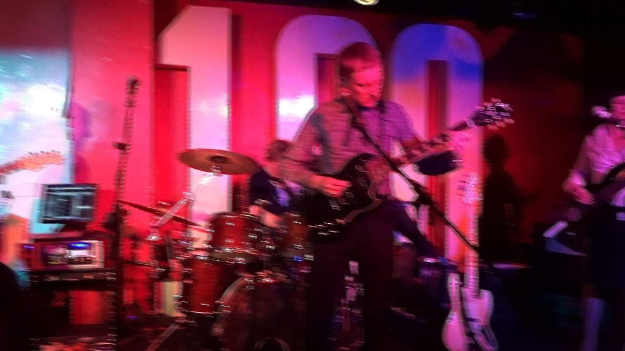 MICKO AND THE MELLOTRONICS "Darkness (Closes In)" at the 100 Club, 2018.