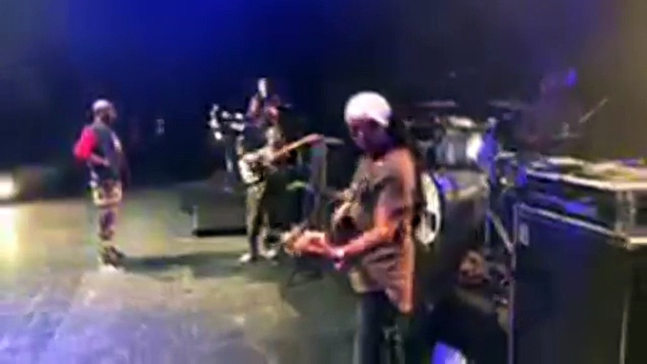 MAGIC SYSTEME-PETITE BALANCE AVANT LE CONCERT DU ZÉNITH DE NANTES