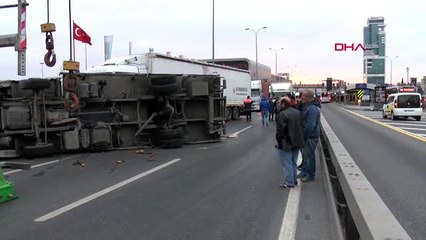 D-100'de Kamyon Devrildi, Edirne İstikameti Trafiğe Kapandı- 2