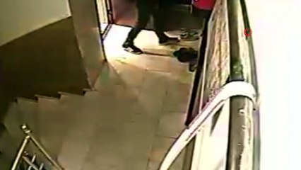 Beyoğlu'nda ayakkabı hırsızı kamerada