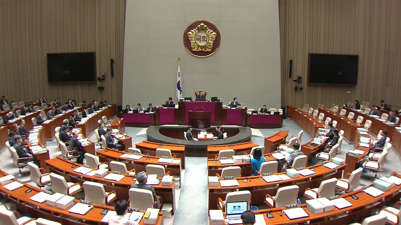 예산안 설전 '후끈'...일자리 예산 놓고 공방 / YTN