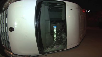 Bursa'da İki Aracın Çarpıştığı Kazada Anaokulu Servis Minibüsü Devrildi