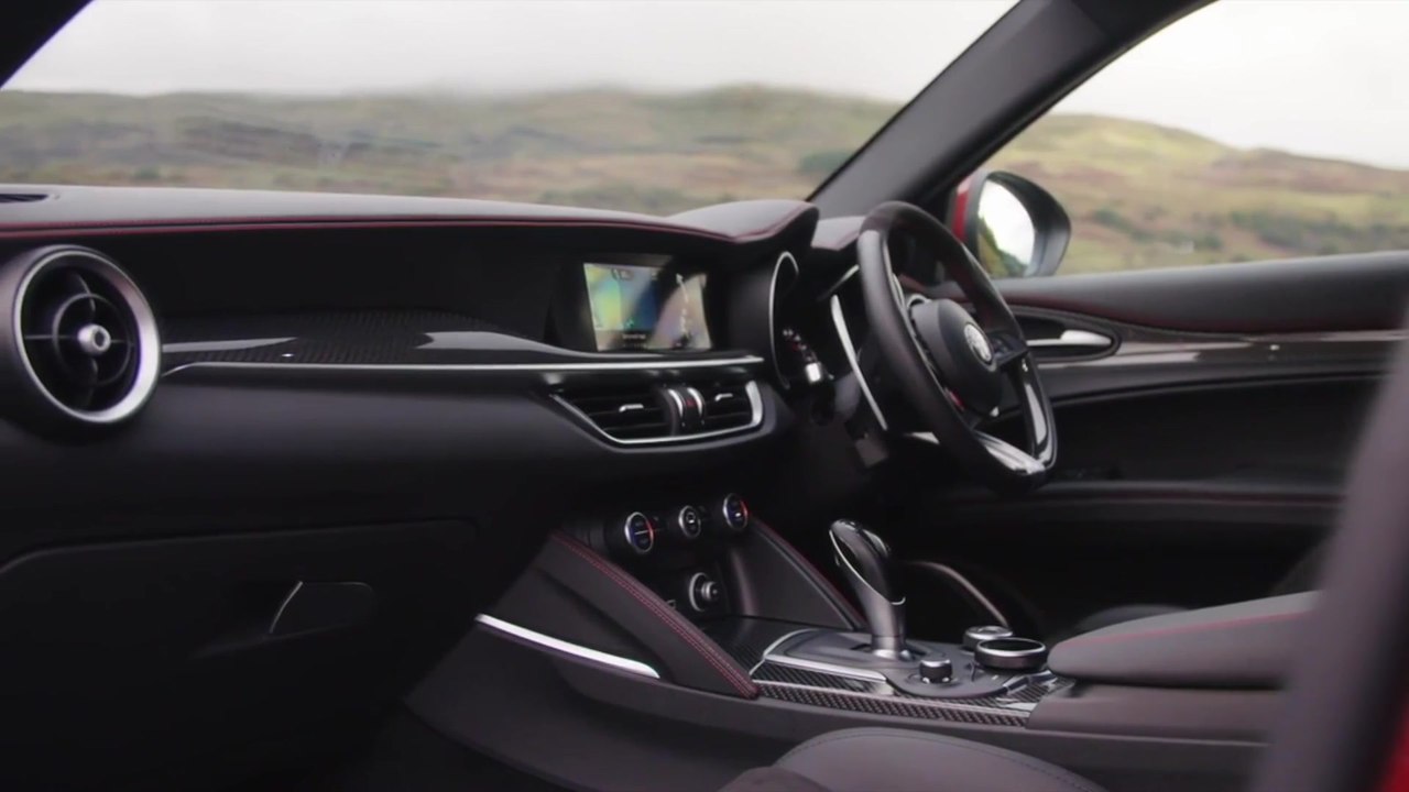 Der Alfa Romeo Stelvio Quadrifoglio Interieur Design