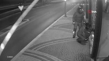Hırsızlar Alarma ve Kameraya Aldırış Etmeden Motosikletleri Böyle Çaldılar