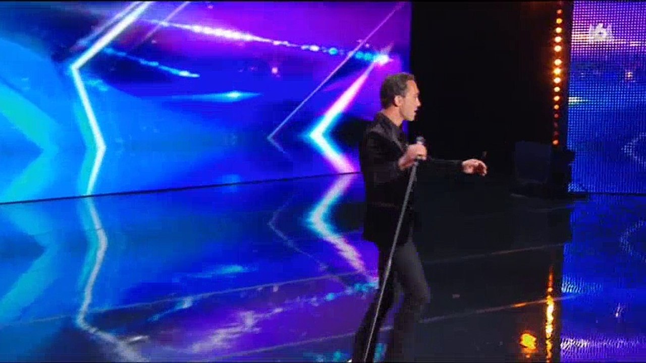 Regardez la prestation bluffante de Jean-Baptiste hier soir sur M6 qui imite à la perfection... Johnny Hallyday ! Vidéo