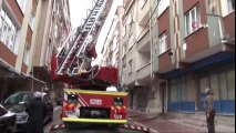 Esenyurt'ta Bir Binanın Çatısında Yangın Çıktı... Ev Kadını Rahatlığıyla Şaşırttı