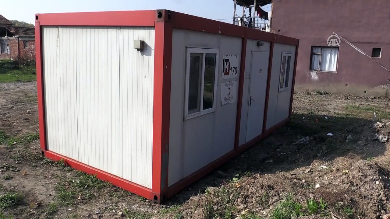 Barakada yaşayan aileye Kızılay'dan ev - DÜZCE