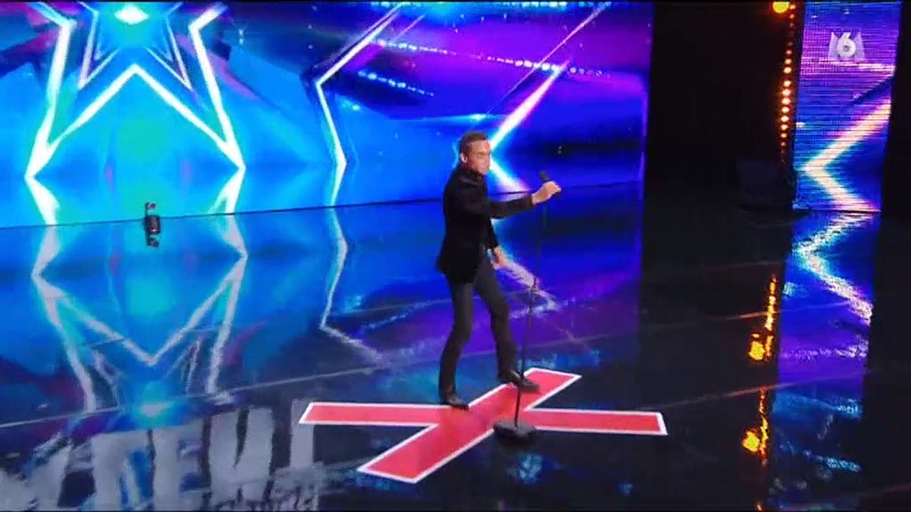 Regardez la prestation bluffante de Jean-Baptiste hier soir sur M6 qui imite à la perfection... Johnny Hallyday !