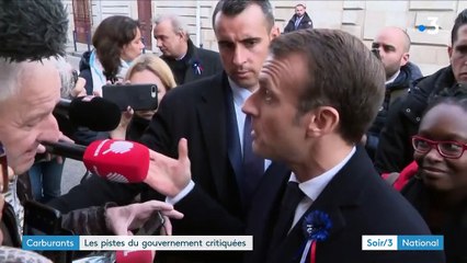 Prix des carburants : les aides envisagées par Macron attaquées par l'opposition
