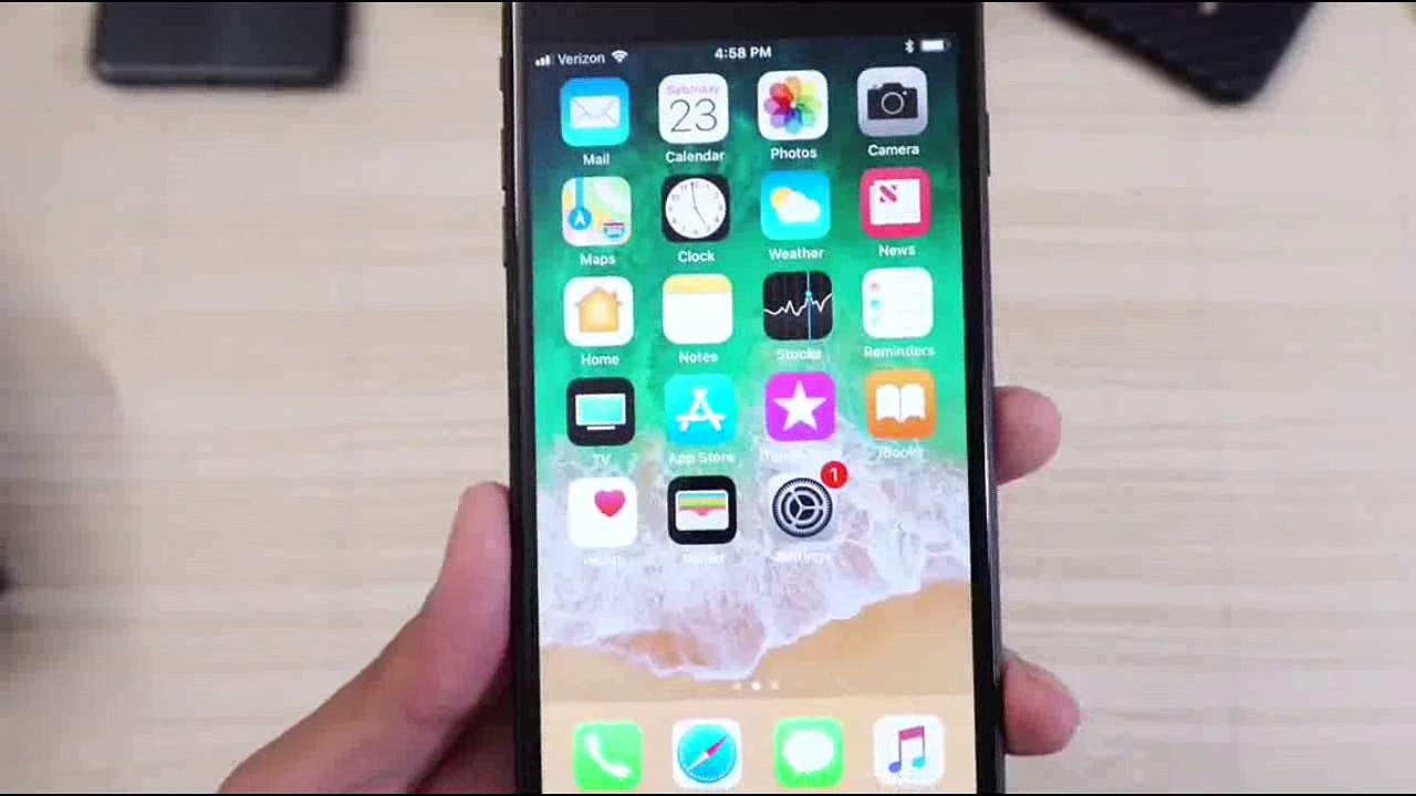 iPhone 8 and iPhone 8 Plus - Double Unboxing