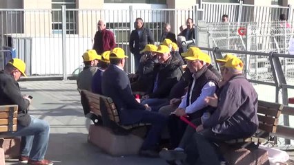 Taksici Esnafı 'Uber' Davası Öncesi Adliye Önünde Toplandı