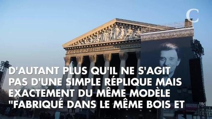 Les fans de Johnny Hallyday s'arrachent… une réplique de son cercueil