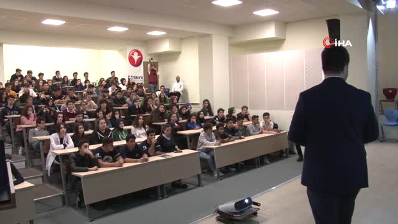 150 Öğrenci Aynı Anda Hipnoz Oldu