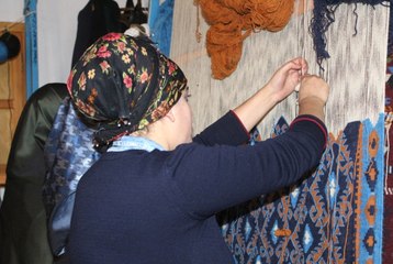 Kilim Dokuma Geleneği Canlı Tutuluyor