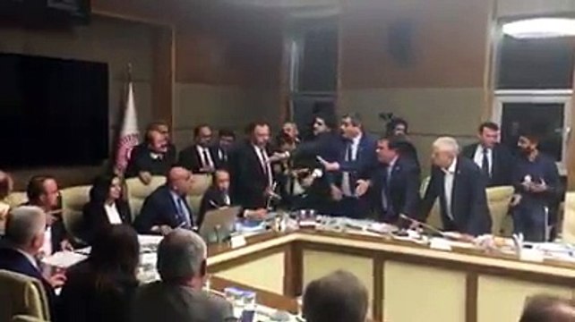 Şağlık'ta şiddet yasası meclis'te şiddete dönüştü!..
