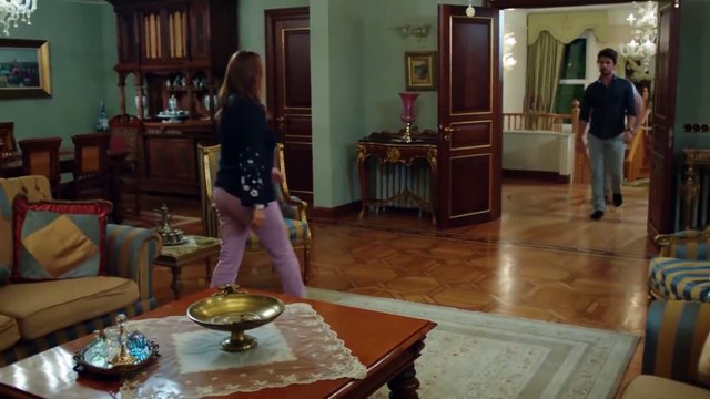 Cenk’in annesine öfkesi! - Elimi Bırakma 11. Bölüm