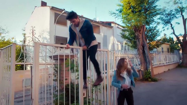 Haylaz Cenk ve Azra! - Elimi Bırakma 13. Bölüm