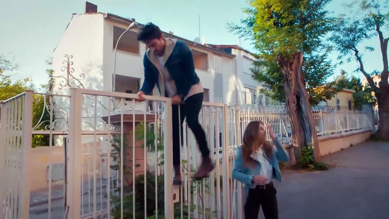 Haylaz Cenk ve Azra! - Elimi Bırakma 13. Bölüm