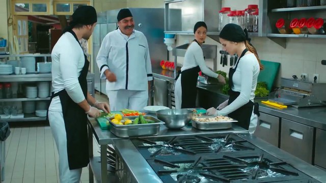 Cenk’in tesellisi... - Elimi Bırakma 14. Bölüm