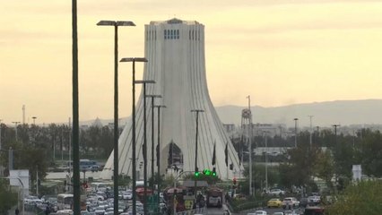 في مواجهة عقوبات جديدة.. الإيرانيون يصبون غضبهم على أصحاب المال والنفوذ