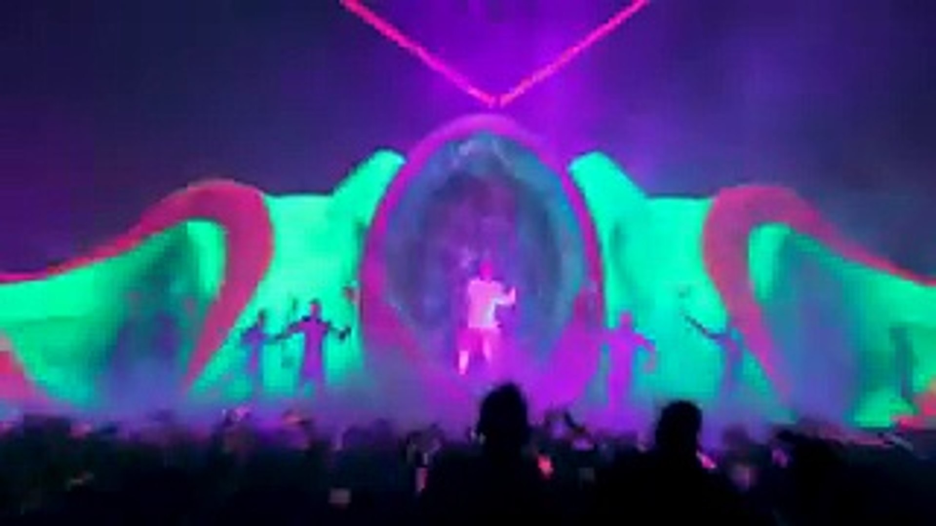 J Balvin - Vibras Tour Stage