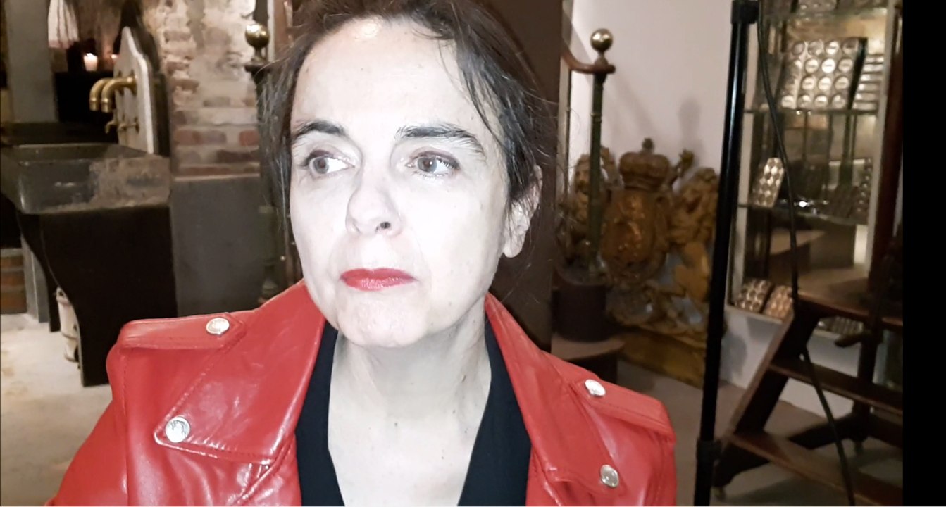Amélie Nothomb avoue sa passion pour les gaufres Meert