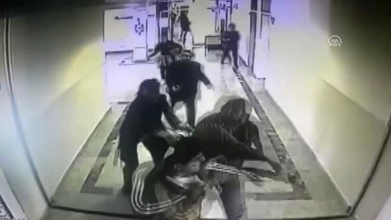 Öğretmene Okulda Silahlı Saldırı Anı Kamerada - İstanbul