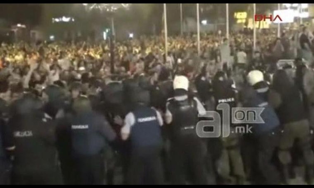 Üsküp'te hükümet protestosuna müdahale: 55 yaralı