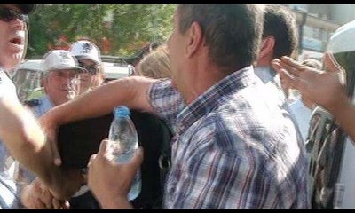 Polis önce çarptı sonra tartakladı