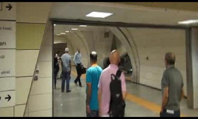 Metro durağında bomba alarmı