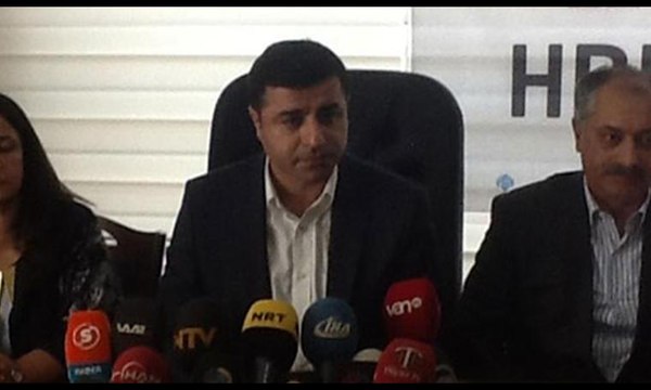 Demirtaş: Saldırılar teröre tepki değil, iç savaş provası