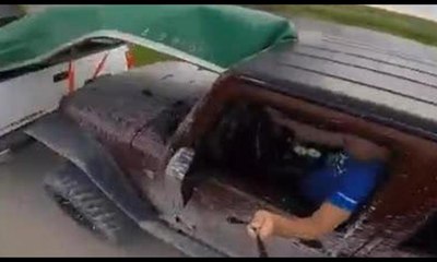 Selfie sevdası kazaya sebep oldu... O anlar böyle kaydedildi