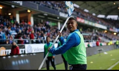 İsveç derbisinde ilginç olay maçı tatil ettirdi