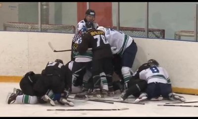 Oyuncular birbirlerini öldüresiye dövdü