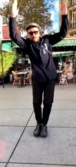 Download Video: Un homme se moque du danseur Michael Jackson à Paris... tellement drôle