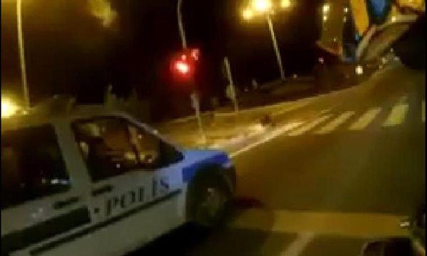Polis, motorlu gençlerle yarıştı: Gençler kapışıyonuz mu?
