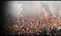 Dolmabahçe yanıyor... Beşiktaş şampiyonluğu binlerce taraftarla kutluyor
