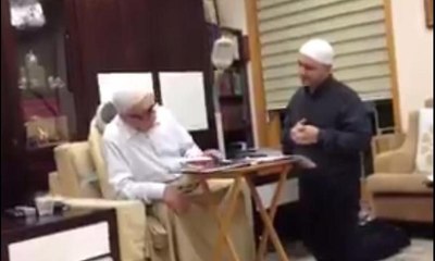 Gülen'in önünde diz çöken Akın İpek mi?