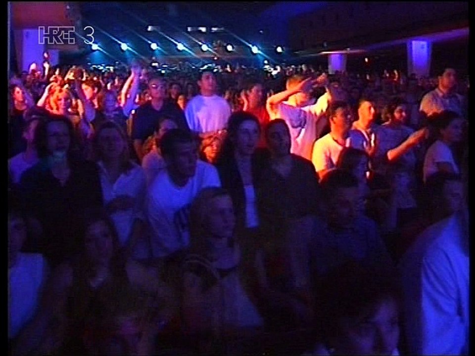 Klapa Šufit - Sve još miriše na nju (live)