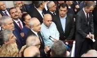 Kılıçdaroğlu'ndan Cumhuriyet'e destek ziyareti... Yargıçlara seslendi