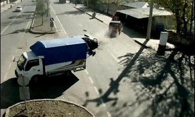 Yürekleri ağza getiren kazalar MOBESE’de