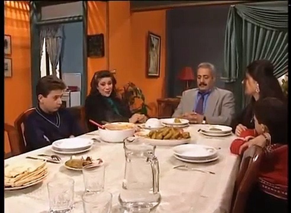 هناء تعزم  ام محمود  تتغدى معن  و جميل تسد نفسه...