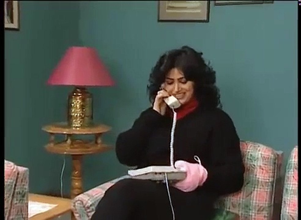 هنا  تعزم  صديقتها  و ام محمود امنت غدا  اليوم...