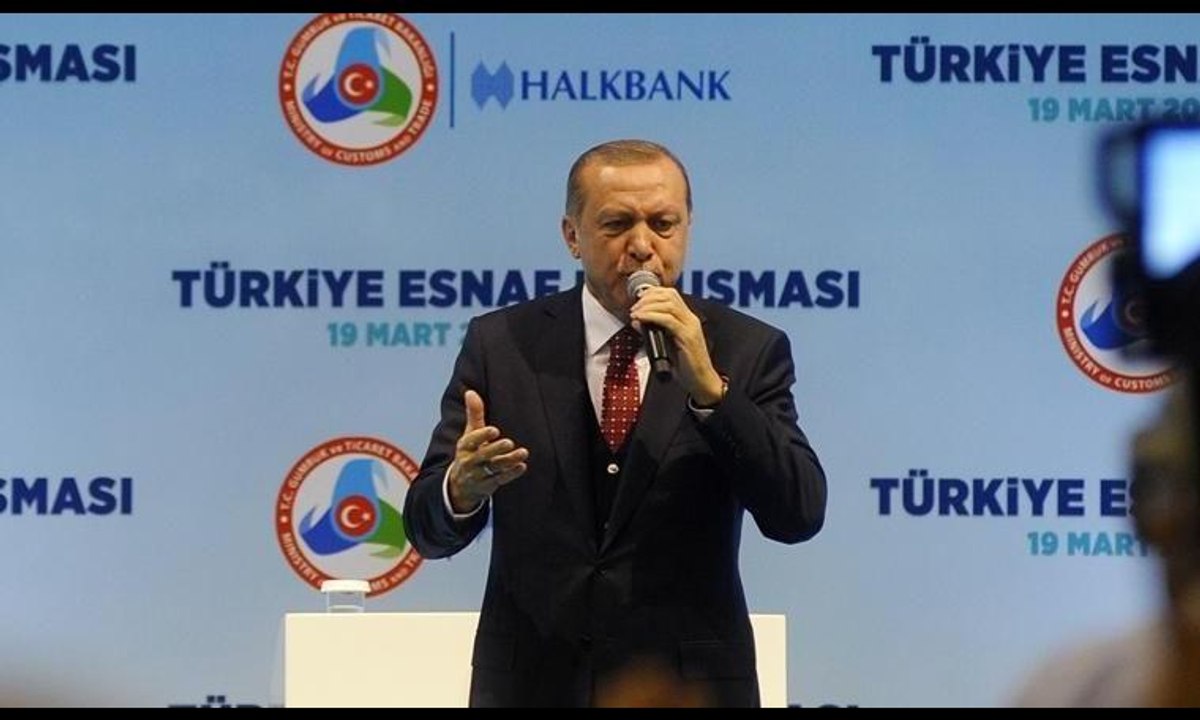 Erdoğan söz vermedim dedi, servisçiler salonu terk etti