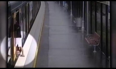 Çocuk, trenle istasyon arasındaki boşluğa düştü