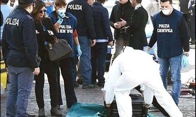 Annesi, manken kızını bavula koyup denize attı