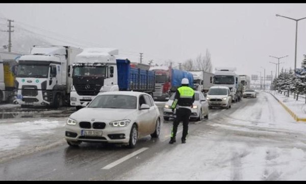 Konya- Antalya karayolunda trafiğe kar engeli